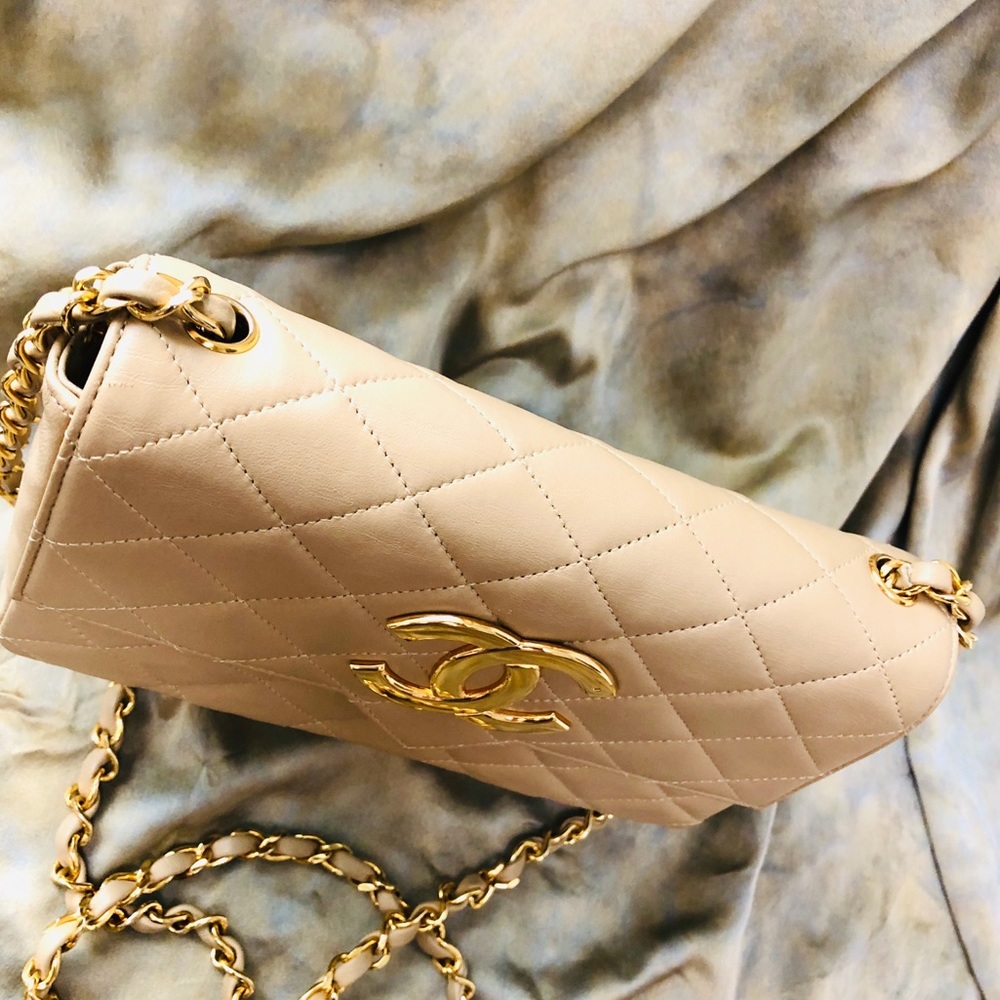 ❗️SOLD💛HOST PICK!💥CHANEL Vintage Quilted CC Bag - Picture 6 of 16